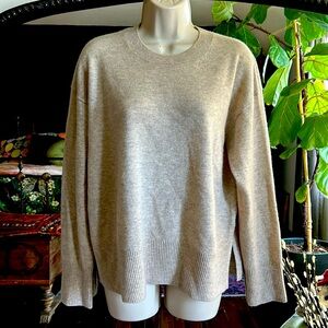 NWOT Banana Republic merino cashmere blend sweater.